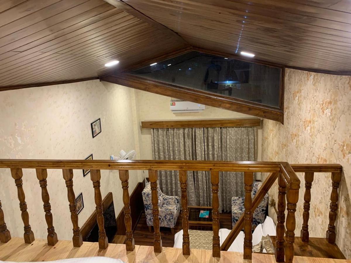 Hotel Royal Castle à Kasol Extérieur photo