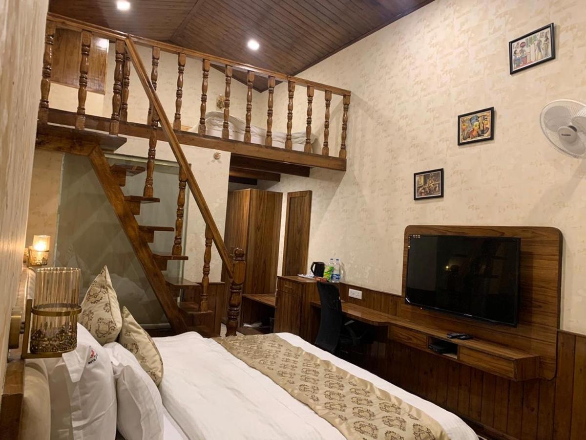 Hotel Royal Castle à Kasol Extérieur photo