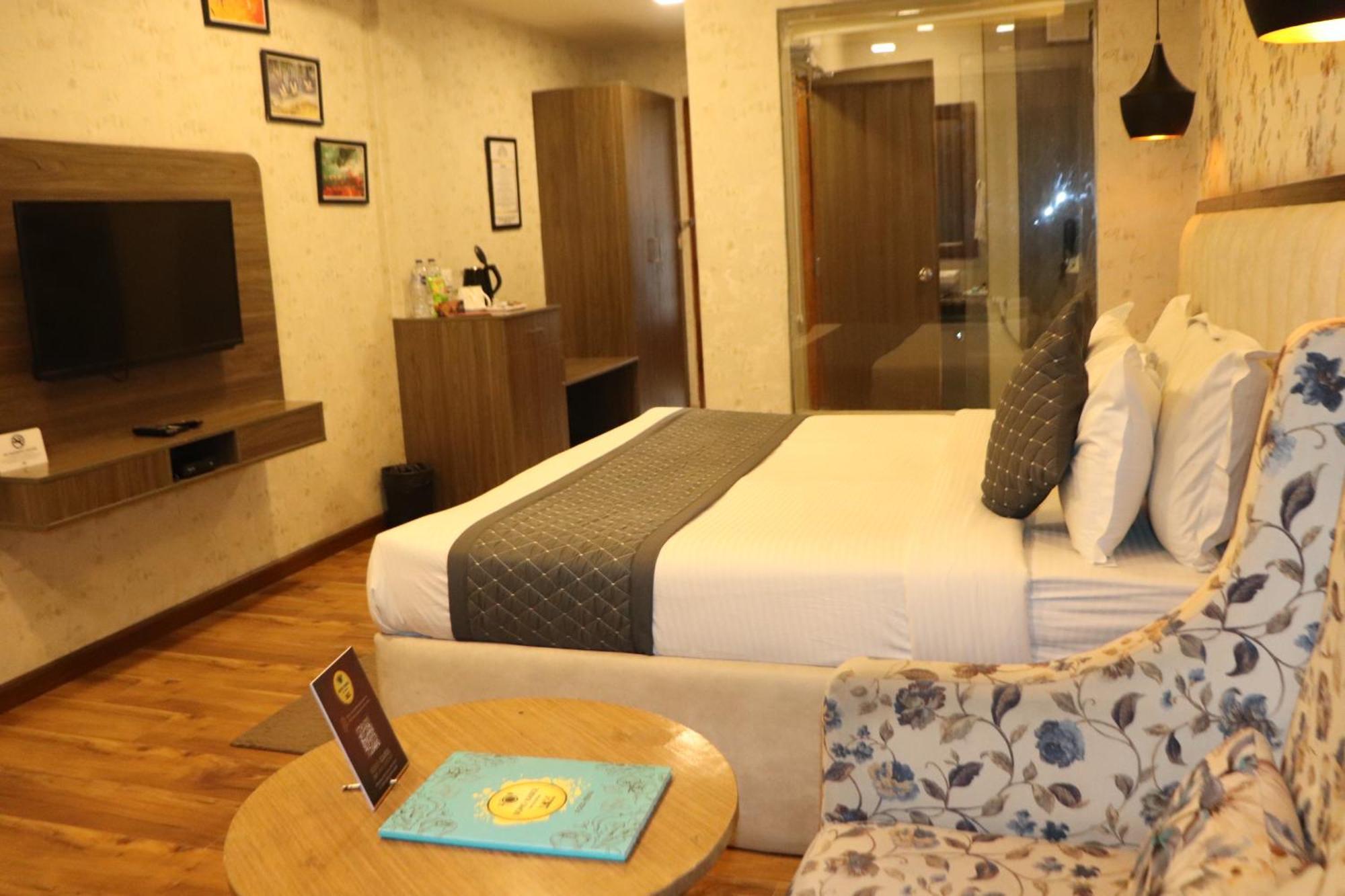 Hotel Royal Castle à Kasol Extérieur photo