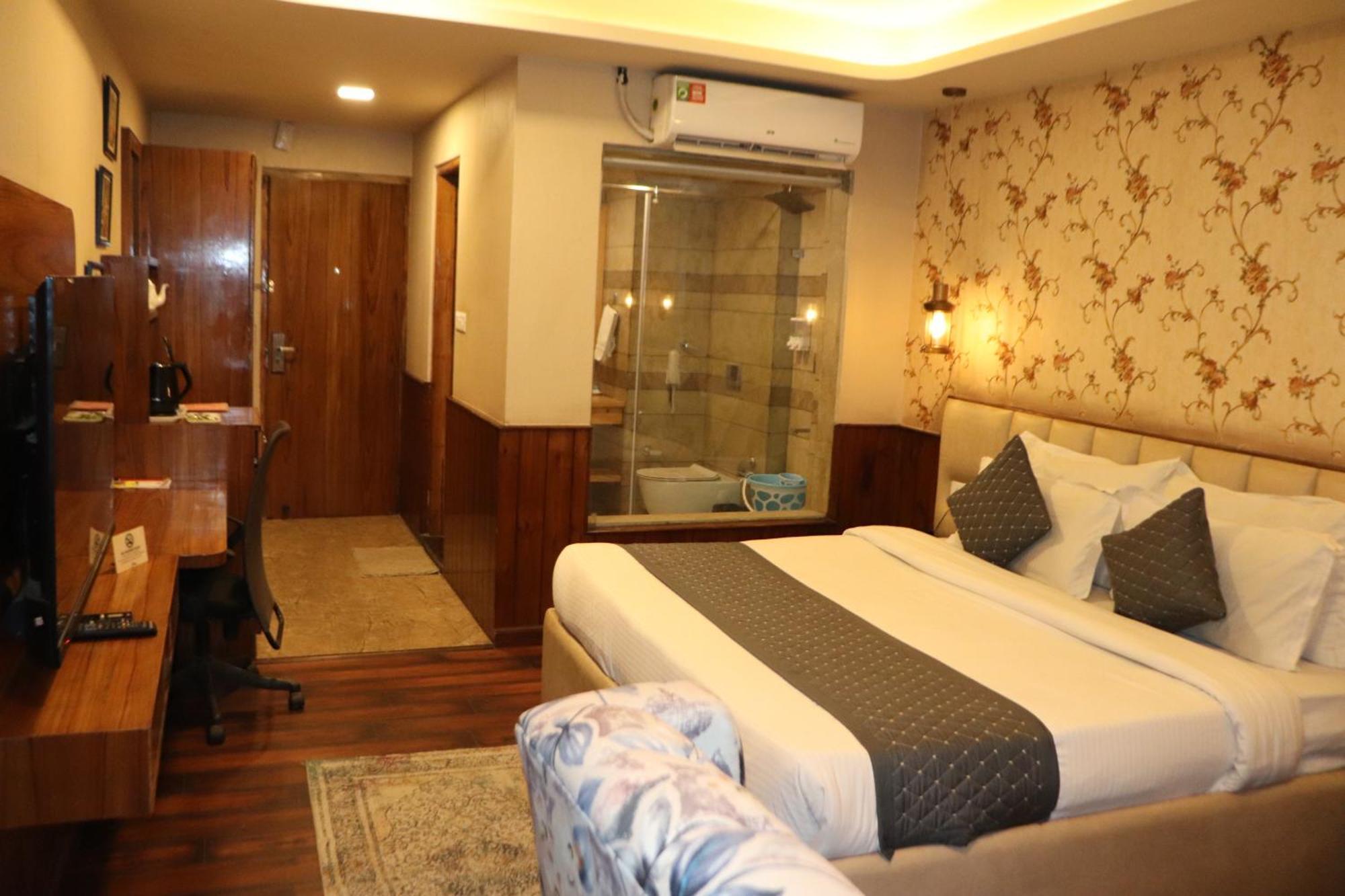 Hotel Royal Castle à Kasol Extérieur photo